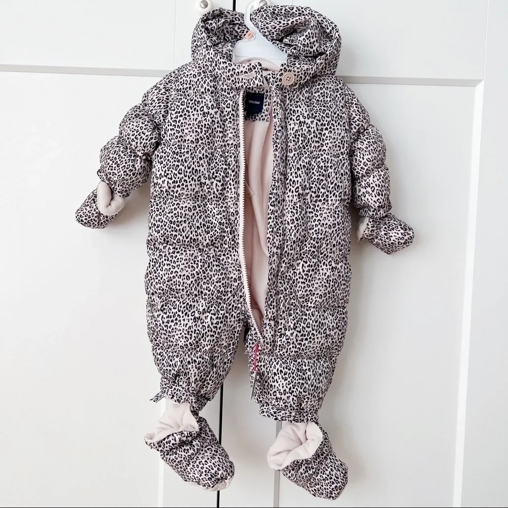GAP Baby Girl’s Warmest Dawn Snowsuit Puffer size 0-6 months